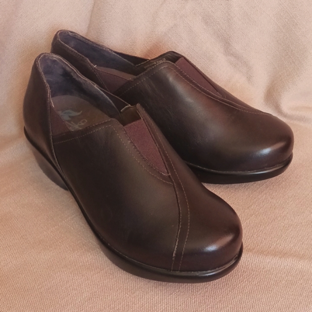 Dansko Womens Clog size 7.5 Brown Leather Slip on EU38 Comfort Nursing Work Shoe